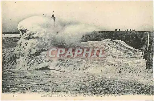 Cartes postales Les Sables d'Olonne La Jetee un Jour de Tempete