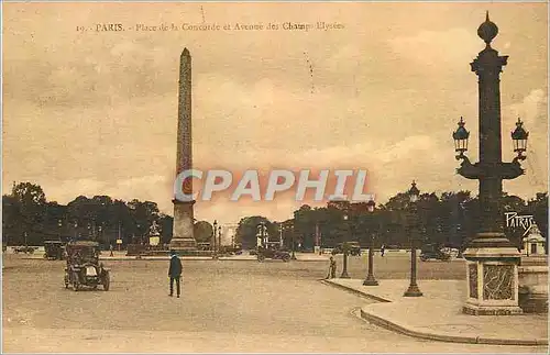 Cartes postales Paris La Place de la Concorde et Avenue des Champs Elysees Automobile