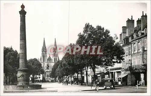 Cartes postales moderne Moulins (Allier) Place d'Allier et Eglise du Cacre Coeur