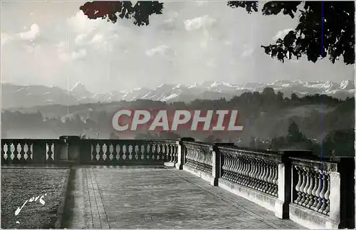 Cartes postales moderne Pau (B P) Sur le Boulevard des Pyrenees Le Matin