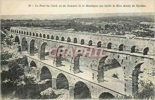 Cartes postales Le Pont du Gard vu du Sommet de la Montagne qui Borde la Rive Droite du Gardon