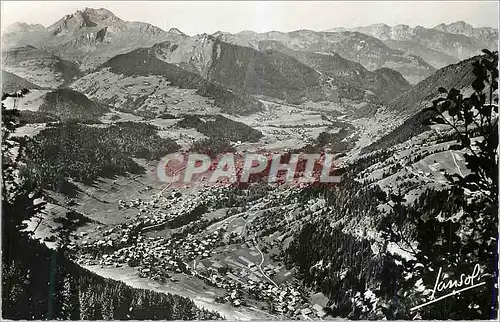 Cartes postales moderne Morzine (Haute Savoie) alt 1000m vue Panoramique de la Vallee prise de Ressachaux avec le Roc d'