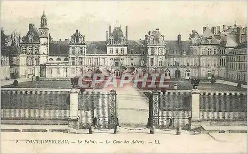 Ansichtskarte AK Fontainebleau le Palais la Cour des Adieux