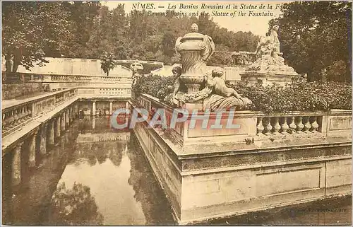 Ansichtskarte AK Nimes Les Bassins Romains et la Statue de la Fontaine