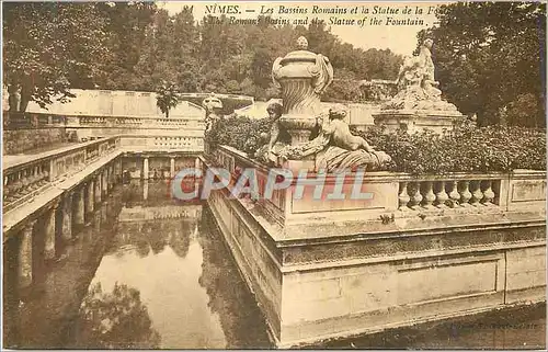 Cartes postales Nimes Les Bassins Romains et la Statue de la Fontaine