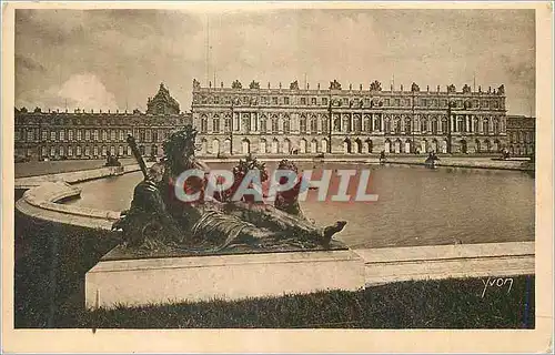 Cartes postales Splendeurs et Charmes de Versailles Facade du Chateau sur les Parterres d'Eau