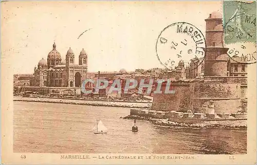 Cartes postales Marseille Le Cathedrale et le Fort Saint Jean