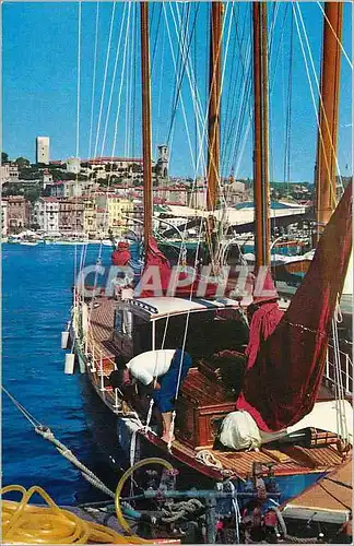 Cartes postales moderne Cannes Un Coin du Port vue sur le Suquet Bateau