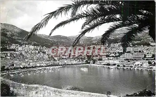 Cartes postales moderne Principaute de Monaco vue Generale sur le Port au Fond a Gauche Monaco a Droite Monte Carlo