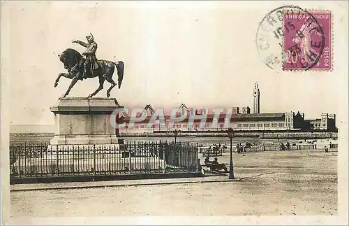 Moderne Karte Cherbourg La Statue Napoleon 1er devant la Nouvelle Plage et la Nouvelle Gare Maritime