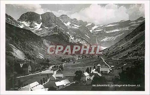 Cartes postales moderne Gavarnie Le Village et le Cirque