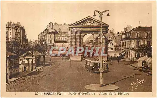 Ansichtskarte AK Bordeaux Porte d'Aquitaine Place de la Victoire Cafes Masset Tramway