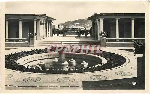 Cartes postales moderne Deauville La Plage Fleurie