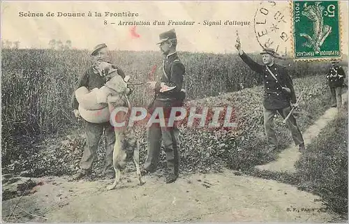 Cartes postales Scenes de Douane a la Frontiere Arrestation d'un Fraudeur Signal d'attaque Chien