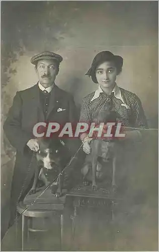 CARTE PHOTO Femme et Homme Chiens