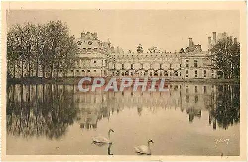 Cartes postales Palais de Fontainebleau La Douce France Facade du Palais vue de l'Etang des Carpes