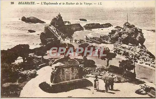 Ansichtskarte AK Biarritz L'Esplanade et le Rocher de la Vierge