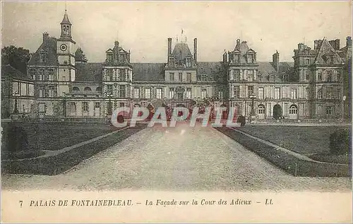 Cartes postales Palais de Fontainebleau La Facade sur la Cour des Adieux