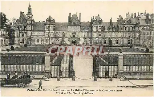 Cartes postales Palais de Fontainebleau La Grille d'Honneur et la Cour des Adieux