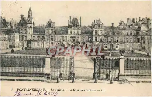 Cartes postales Fontainebleau Le Palais La Cour des Adieux