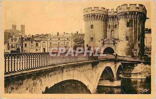 Ansichtskarte AK Verdun (Meuse) La Porte et le Pont Chaussee