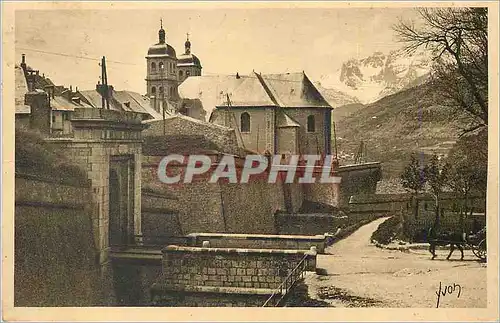 Ansichtskarte AK Briancon (Htes Alpes) Les Alpes La Douce France La Porte de Pignerol et l'Eglise