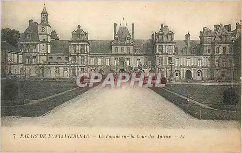 Ansichtskarte AK Palais de Fontainebleau La Facade sur la Cour des Adieux