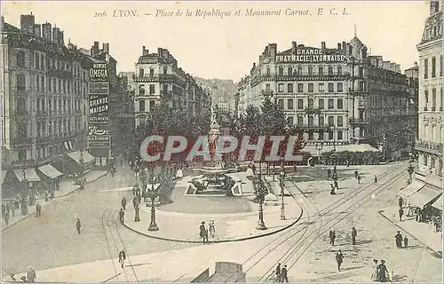 Cartes postales Lyon Place de la Republique et Monument Carnot