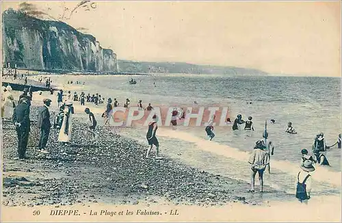 Cartes postales Dieppe la Plage et les Falaises