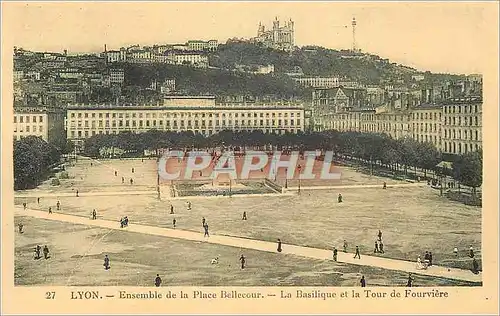 Ansichtskarte AK Lyon Ensemble de la Place Bellecour La basilique et la tour de Fourviere