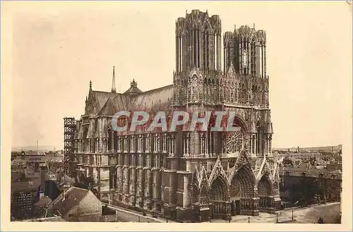 Cartes postales moderne La Cathedrale de Reims avant la Guerre Militaria