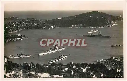 Cartes postales moderne Villefranche sur Mer L'Escadre en Rade et le Cap Ferrat Bateaux