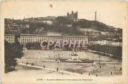 Ansichtskarte AK Lyon Place de Bellecour et le Coteau de Fourviere