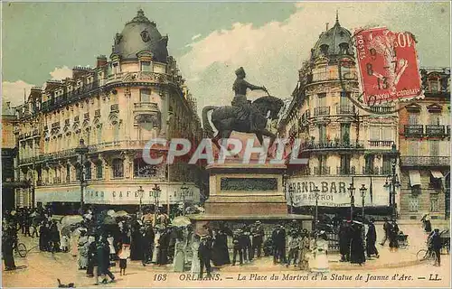 Cartes postales Orleans La Place du Martroi et la Statue de Jeanne d'Arc