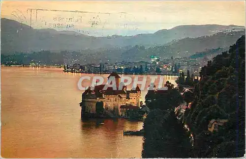 Cartes postales Montreux Le Chateaux de Chillon et la Ville au Crepuscule