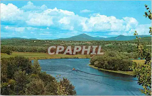 Cartes postales moderne The Connecticut River Between Bradford and Wells River Vermont