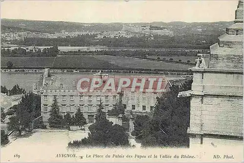 Cartes postales Avignon La Place du Palais des Papes et la Vallee du Rhone