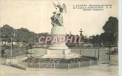 Cartes postales Angers Monument aux Enfants de l'Anjou et Jardin du Mail
