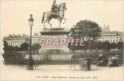 Cartes postales Lyon Place Bellecour Statue de Louis XIV