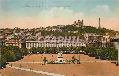 Cartes postales Lyon Place Bellecour et Colline de Fourviere