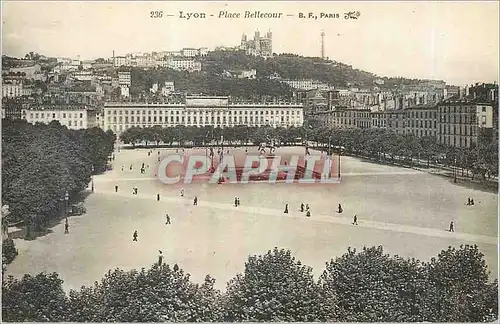 Cartes postales Lyon Place Bellecour