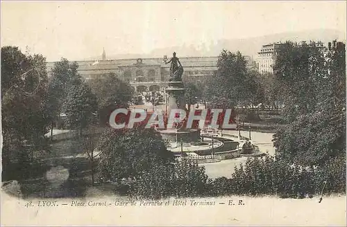 Cartes postales Lyon Place Carnot Gare de Perrache et Hotel Terminus