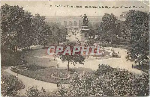 Ansichtskarte AK Lyon Place Carnot Monument de la Republique et Gare de Perrache