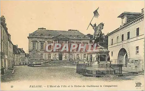 Cartes postales Falaise L'Hotel de Ville et la Statue de Guillaume le Conquerant