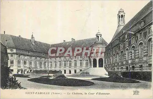 Ansichtskarte AK Saint Fargeau (Yonne) Le Chateau La Cour d'Honneur