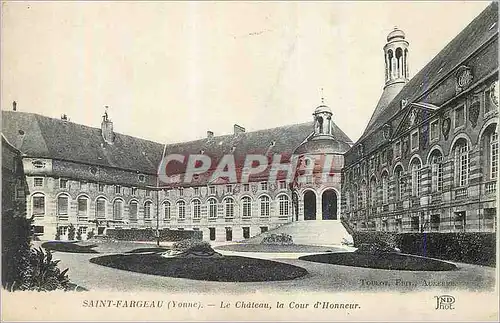 Cartes postales Saint Fargeau (Yonne) Le Chateau La Cour d'Honneur