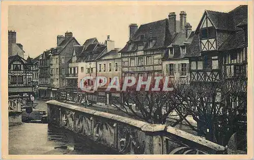Cartes postales Lisieux (Calvados) La Place Boudin Desvergees vue du parvis de l'Eglise Saint Jacques