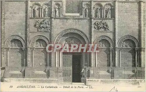 Ansichtskarte AK Angouleme La Cathedrale Detail de la Porte