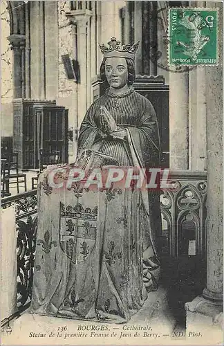 Ansichtskarte AK Bourges La Cathedrale Statue de la premiere Femme de Jean de Berry