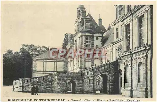 Ansichtskarte AK Chateau de Fontainebleau Cour du Cheval Blanc Profil del'Escalier